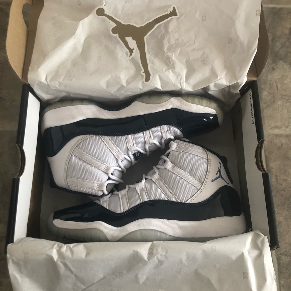 Air Jordan 11 Retro BG Win Like 82